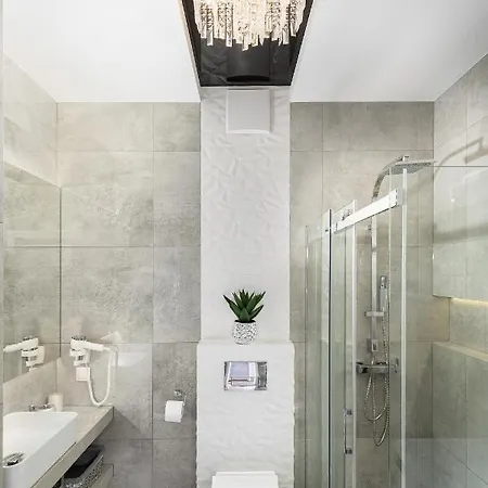 Crystal Luxury Rakowicka 20h